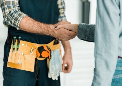 plumber-and-customer-shaking-hand